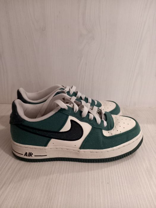 NIKE Air Force 1 LV8 3
