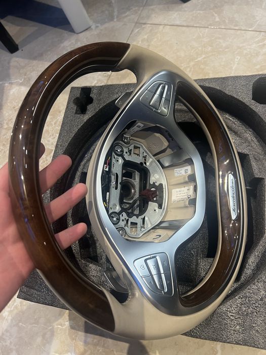 Бежов махагонов волан Mercedes S-class W222