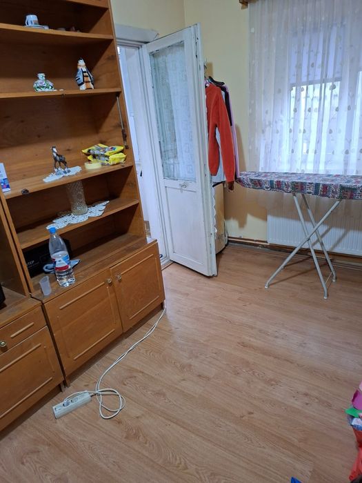 Închiriez apartament în Titu