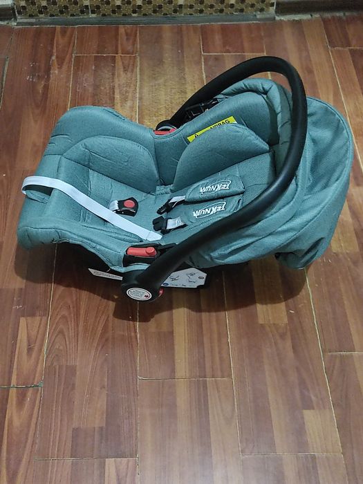 Срочно продается автокресло для детей