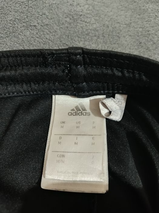 Милан ,Milan ,Adidas , от сезон 2004/05 , тренировъчна тениска ,плюс шорти на Милан от 2017