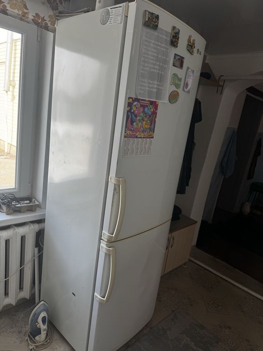 Продам холодильник