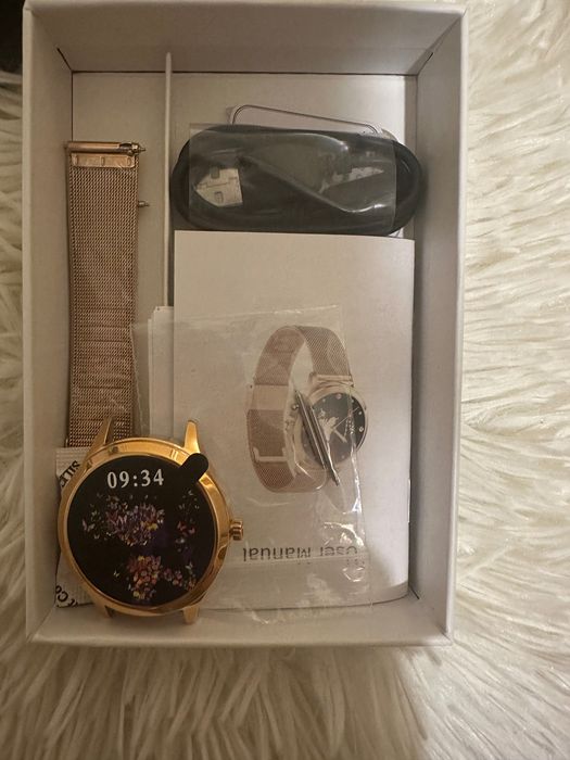 Златен Смарт часовник
