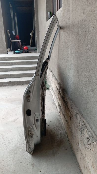 Toyota Rav 4.двер