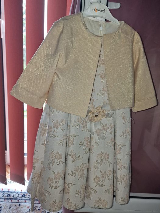 Hainute diverse pentru fete