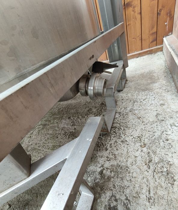 Vând butoi de inox 1000litri