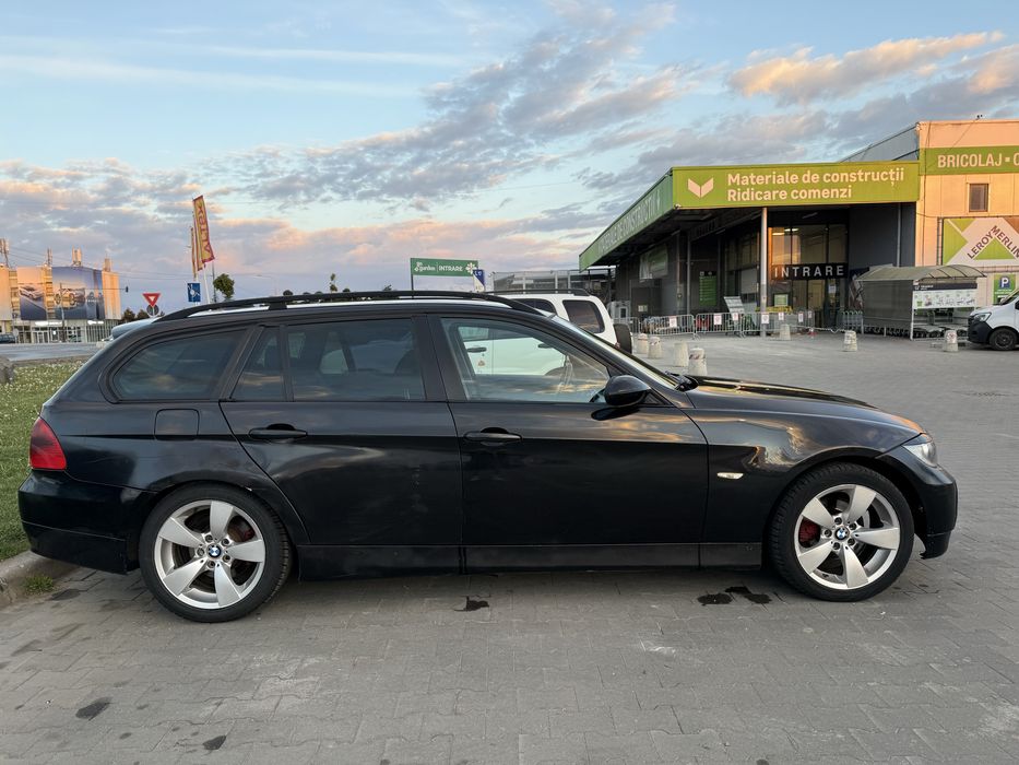 BMW E91 318d 2006 Preț 2500€ Negociabil