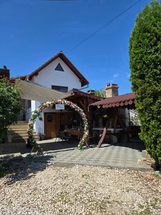 Arcada florala de inchiriat