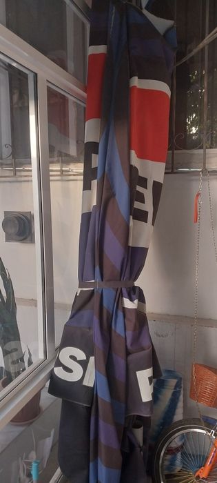 Zontik sotiladi pepsi