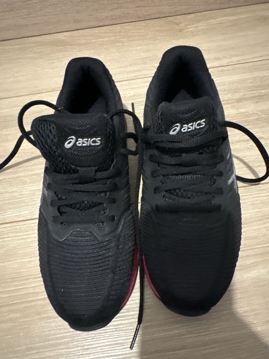 Adidasi  Asics, culoare neagra