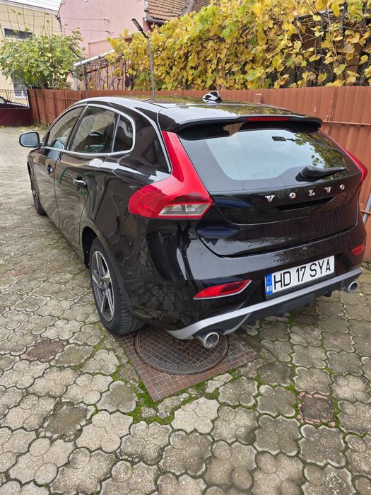 Volvo V40 - R Design