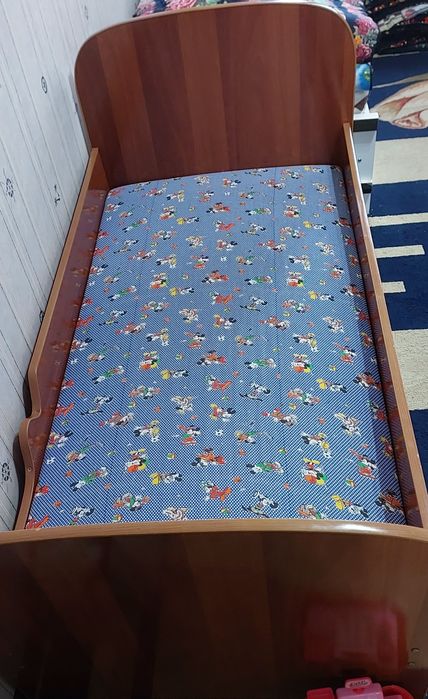 Болалар кроватчаси