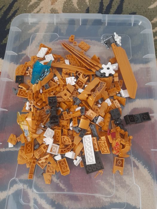 Продам лего ninjago золотой ултьрадрагон Ллойда