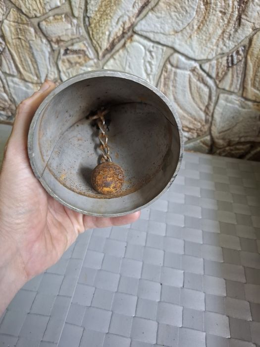 Метална камбана.