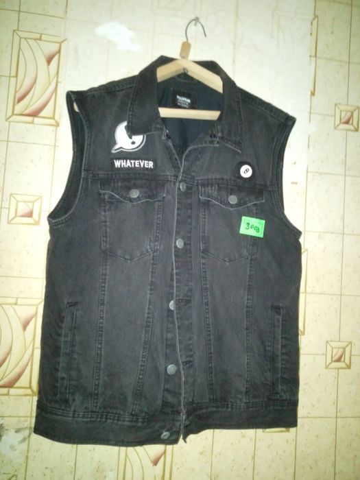 Мужская джинсовая безрукавка