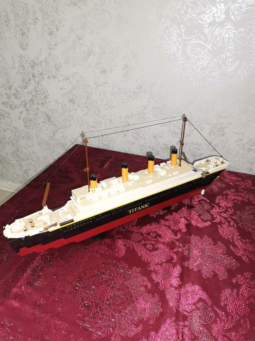 Lego  Titanic 10294 9090 piese