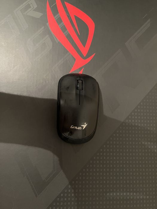 Продам бесспроводную мышь Genius