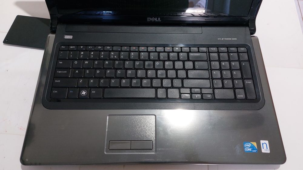 Laptop Dell Ispiron 1764 DEFECT