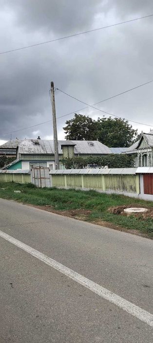 Vand casa in Raucesti neamt chiar la principala asfaltat