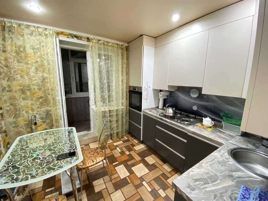 Продается 2 ком квартира район Детская Больница