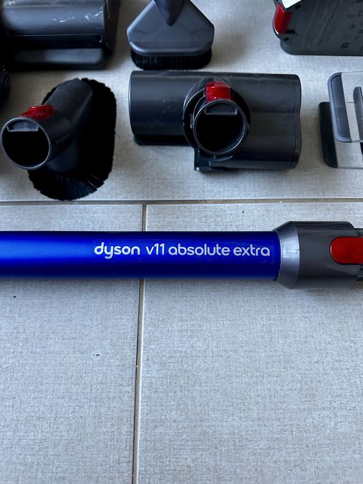 Dyson V11 absolute extra
