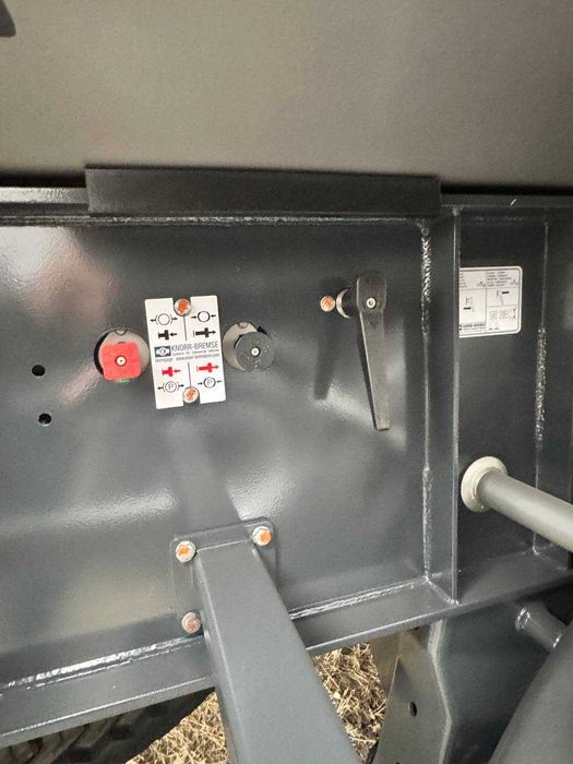 Полуприцеп УАТ самосвальный объемом 27 м³