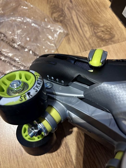Patine cu rotile reglabile 31-34 Hurricane III