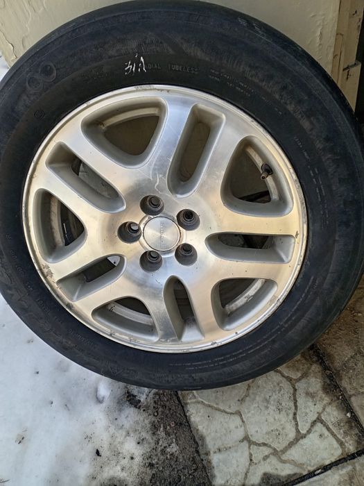 Продам шины с дисками R16 на Субару форестер