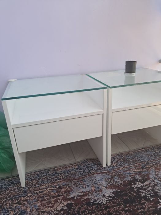 Продам 2 прикроватные тумбочки.