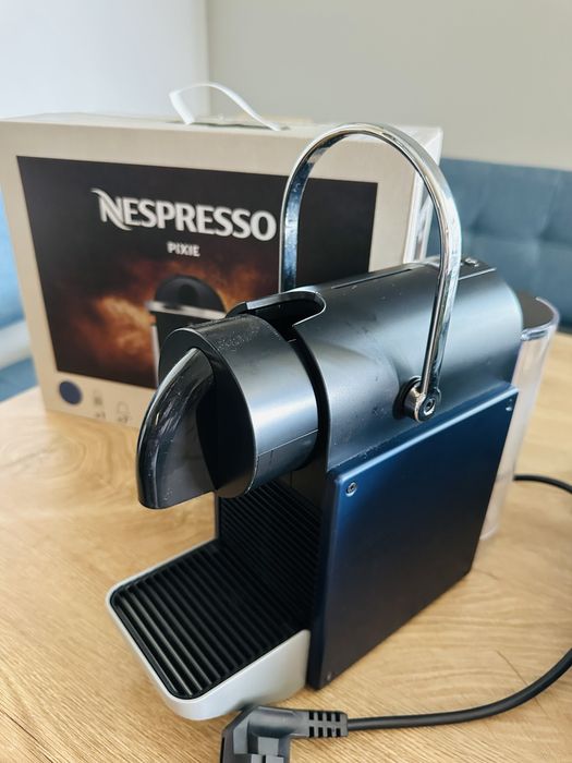 Ксфемашина Nespresso Pixie