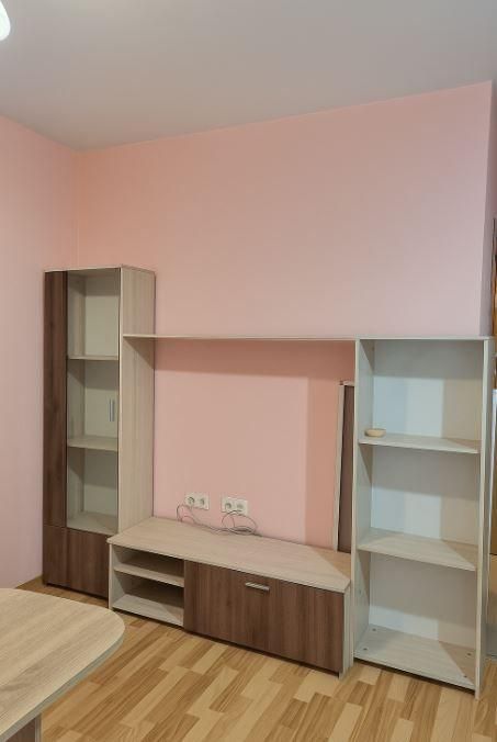 Дава се под наем Двустаен апартамент в Варна, Автогара - 53 кв.м за 310 € - Снимка #2