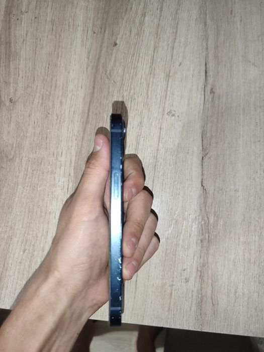 продам 13 айфон 128гб