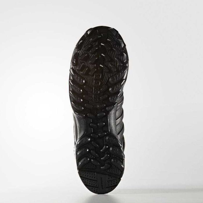 Тактически обувки adidas gsg 9.7 номер 43 1/3 размера отговаря по скоро 42 чисто нови