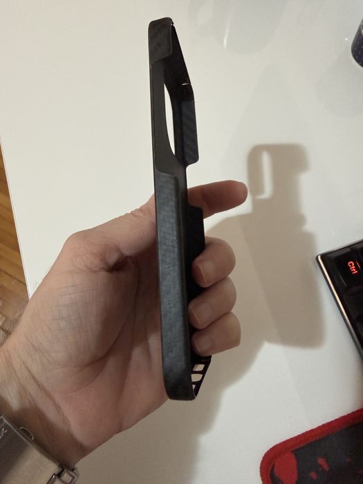 Vând husă Pitaka IPhone 14 Pro
