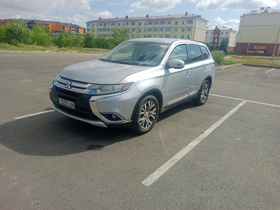 Mitsubishi outlander 2017 г.