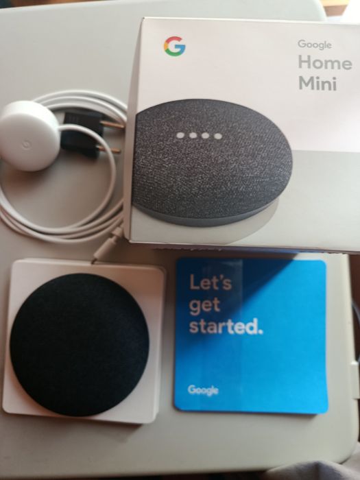 Vând boxa inteligenta Google home mini