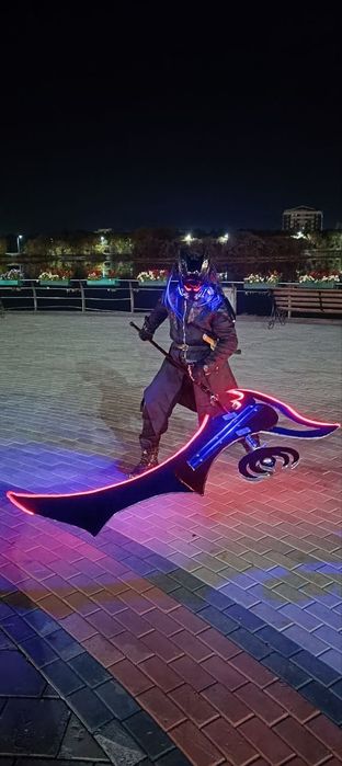 Продам костюм с реквизитами