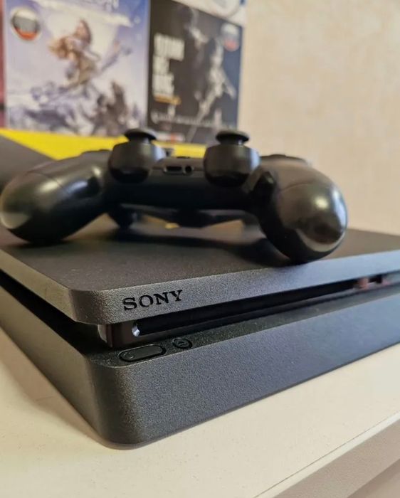PS4 Slim на 1000Gb + игры