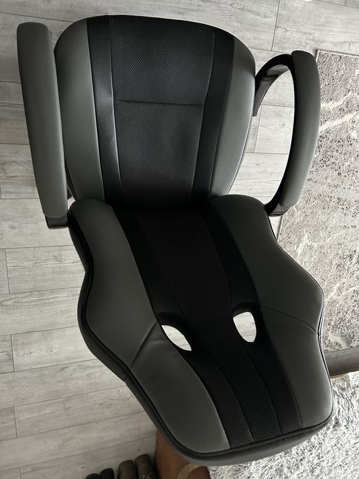 Scaun pentru gaming de piele