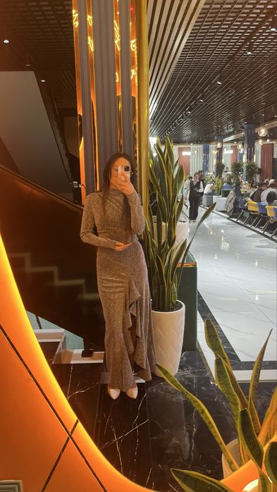 Новое платье вечернее , одевала один раз .