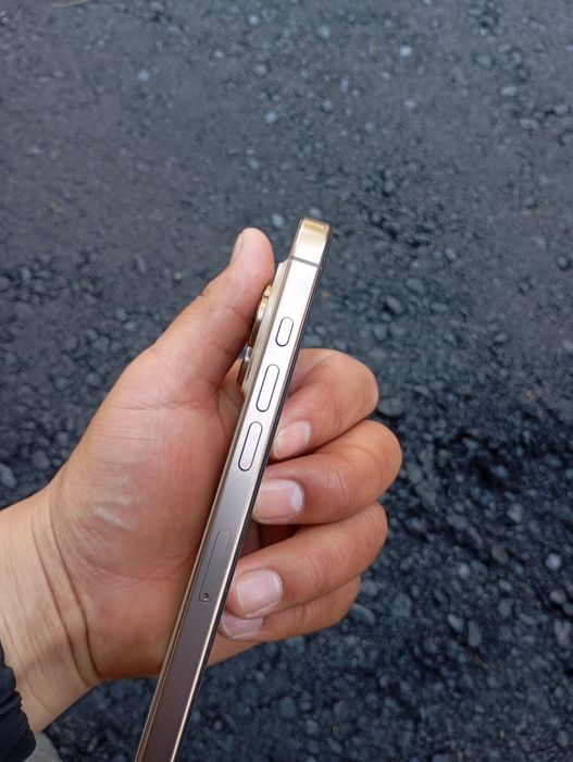 Iphone 16 pro idiyal