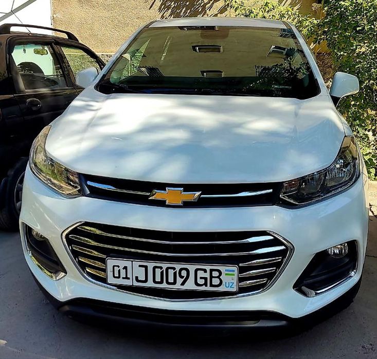 Продаю Tracker 1