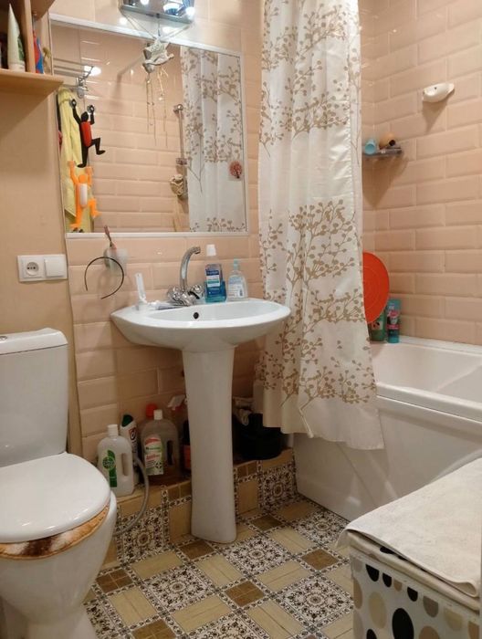 Квартира на Чиланзар 5 квартал -Агробанк 3/4/4 общ пл 70м ,балкон 2*6