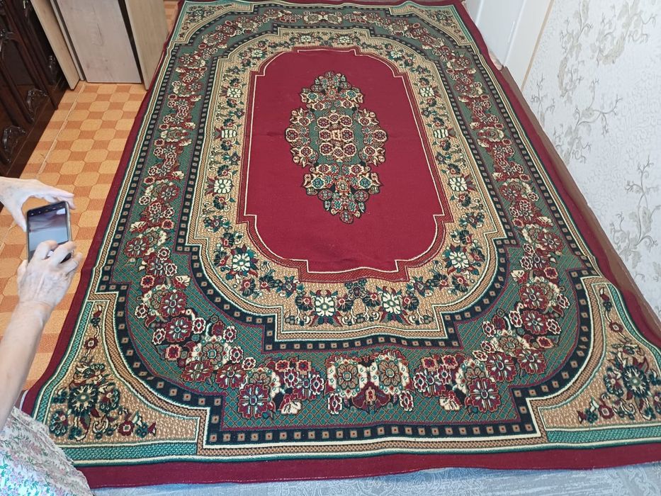 Продам Ковер  2,5*4