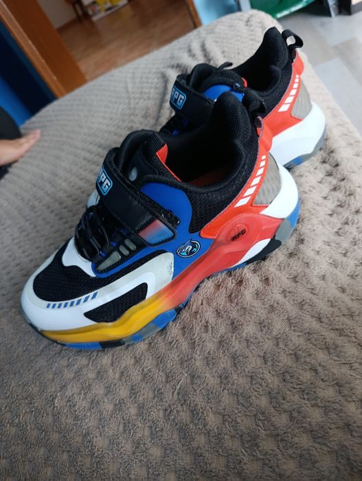 Юношески маратонки Анди студио.