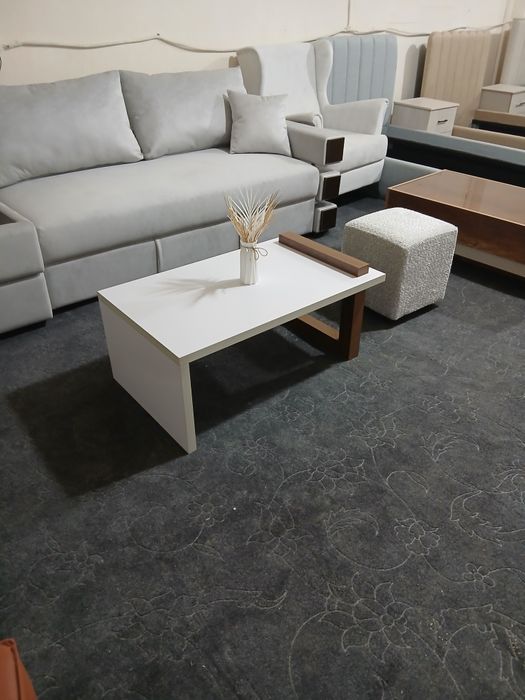 Журнальный столик