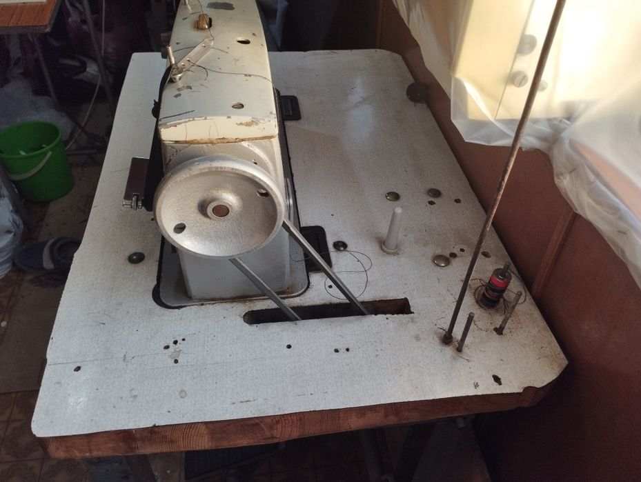 Продам швейная машина