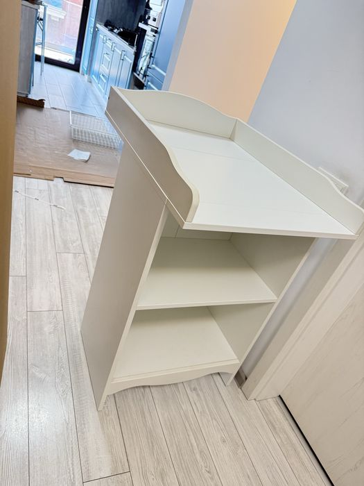 Masa infasat bebe cu etajere - ikea Smagora