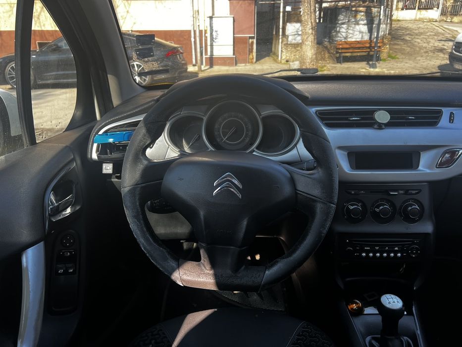 Ситроен C3 цял на части