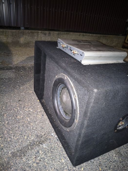 Subwoofer auto 300w rms cu tot cu statie 440max rms